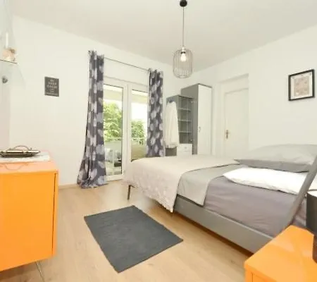 Apartment Irena Seremet *