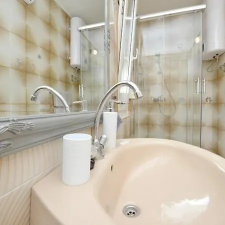 Irena Seremet Apartamento Sukošan